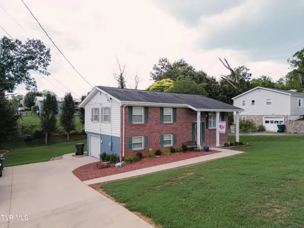 $316,000 | 300 Pinecrest Drive, Greeneville, TN 37743