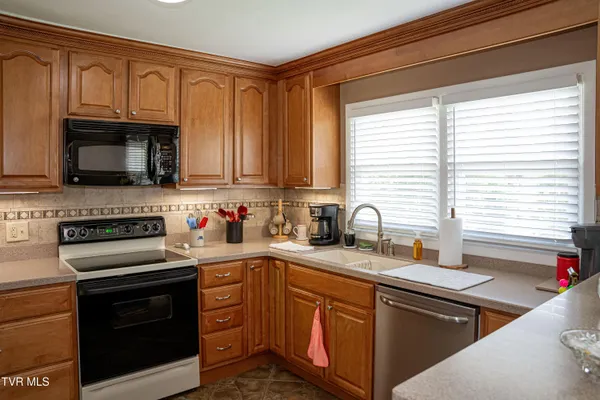 $316,000 | 300 Pinecrest Drive, Greeneville, TN 37743