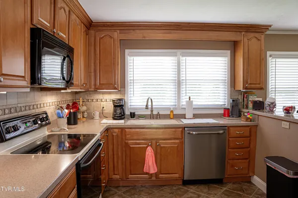 $316,000 | 300 Pinecrest Drive, Greeneville, TN 37743