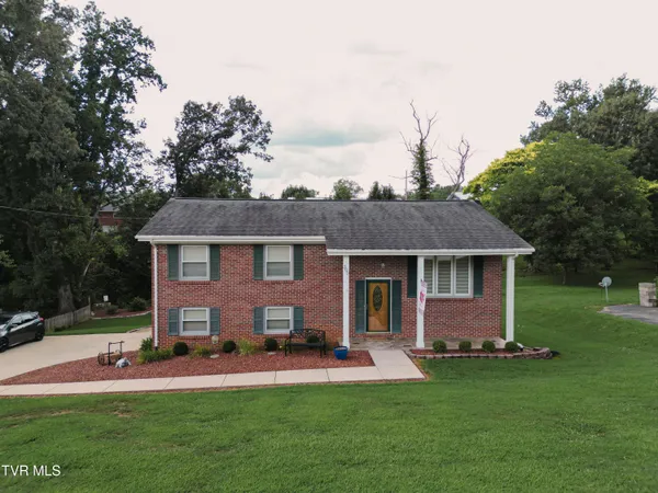 $316,000 | 300 Pinecrest Drive, Greeneville, TN 37743