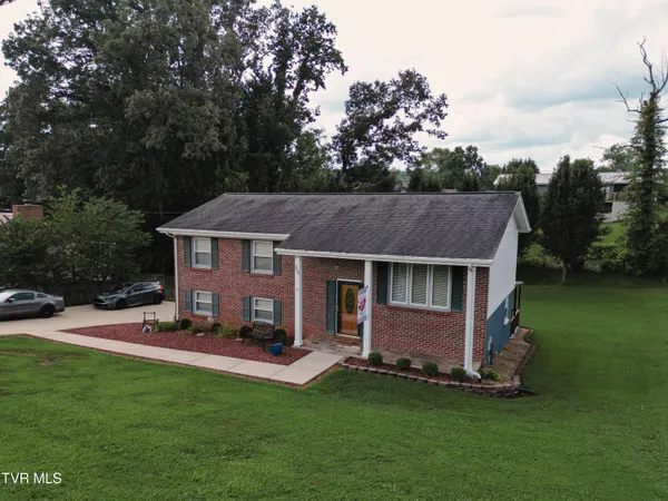 $316,000 | 300 Pinecrest Drive, Greeneville, TN 37743
