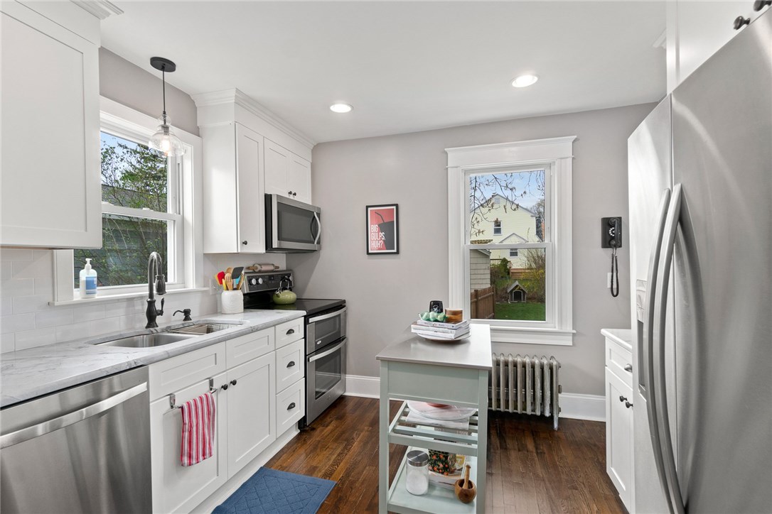 41 Mayfair Road Warwick, RI 02888 - Photo 5 of 28 Gallery Image 5