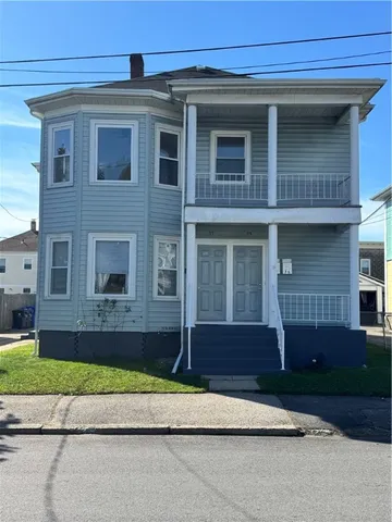 $1,950 | 77 Slade Street, Unit 2, Pawtucket, RI 02861