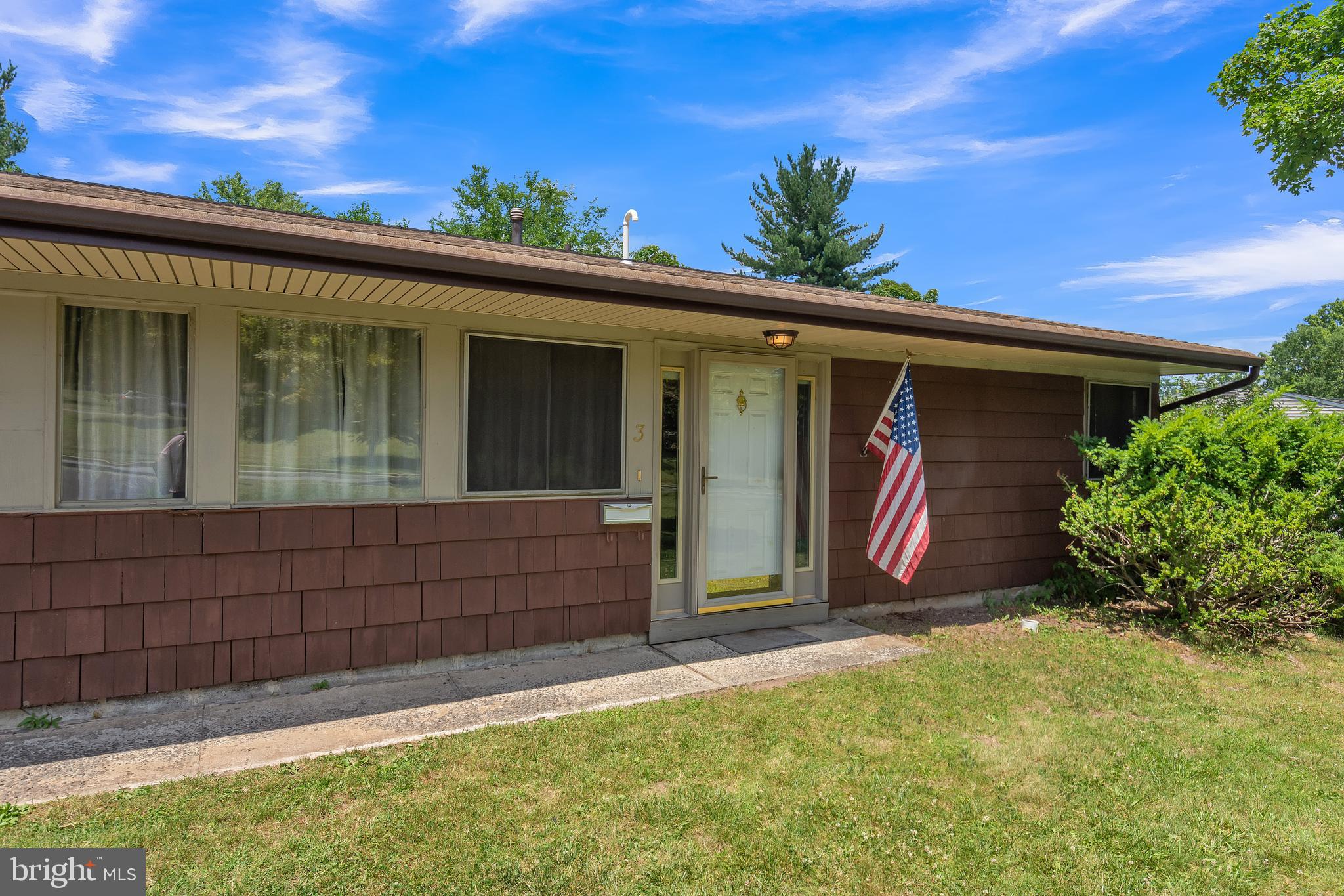 3 Berwick Road Kendall Park, NJ 08824 - Photo 3 of 28 Gallery Image 3