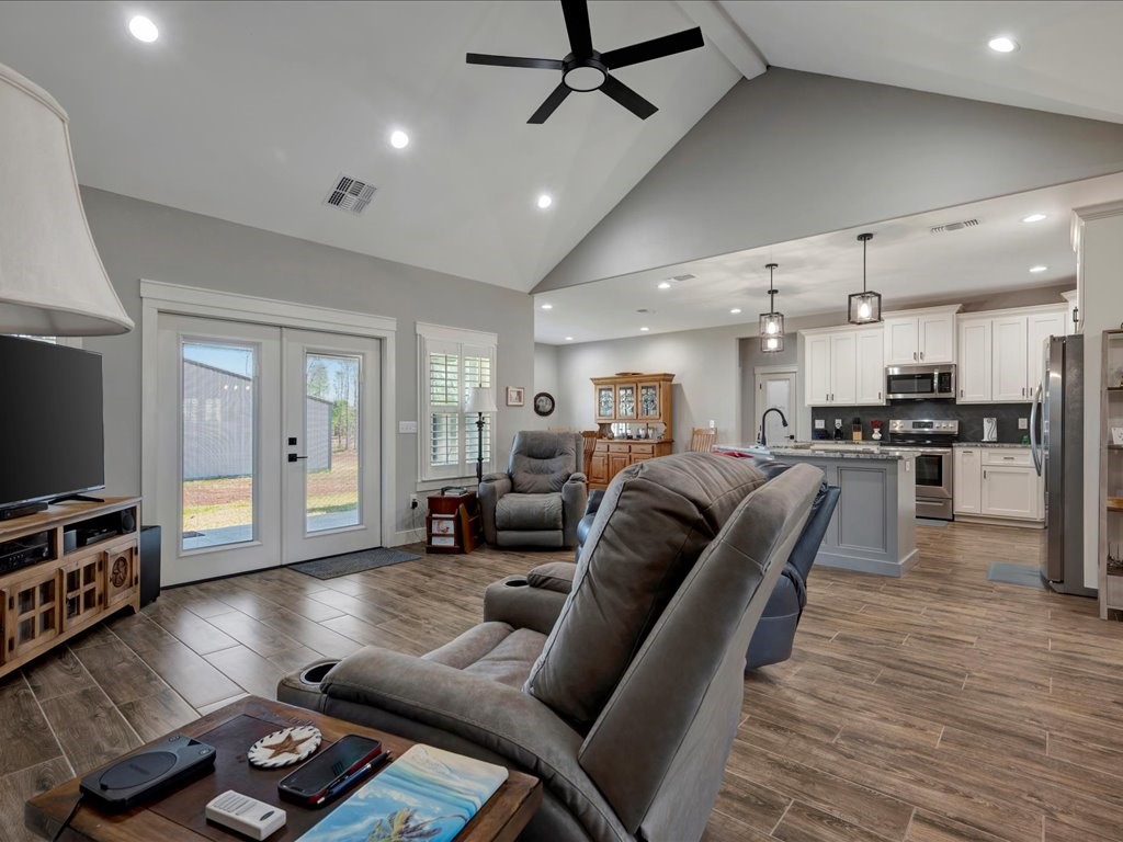 1105 C C Road Diboll, TX 75941 - Photo 11 of 34