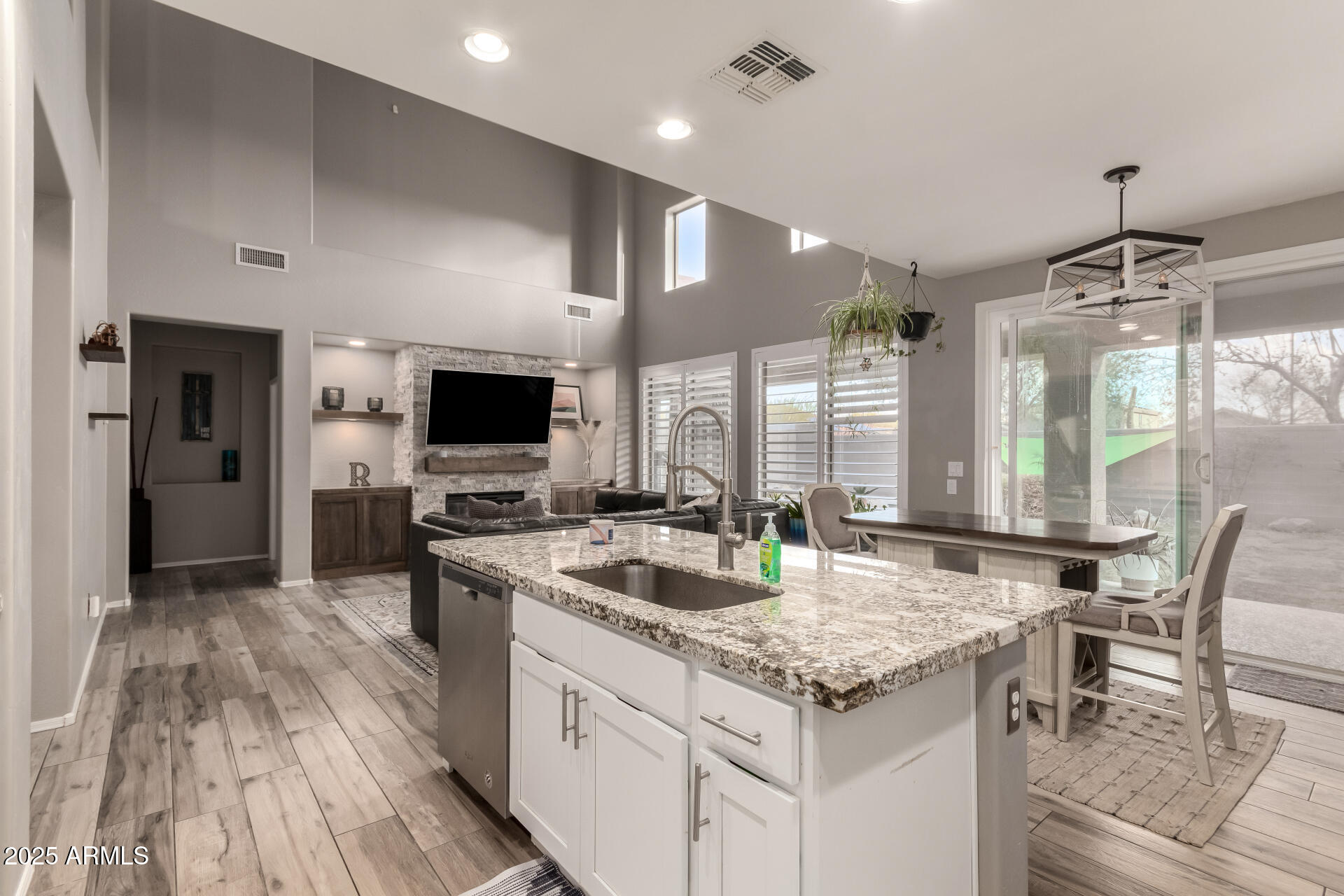 2527 West Kit Carson Trail Anthem, AZ 85086 - Photo 11 of 49 Kitchen