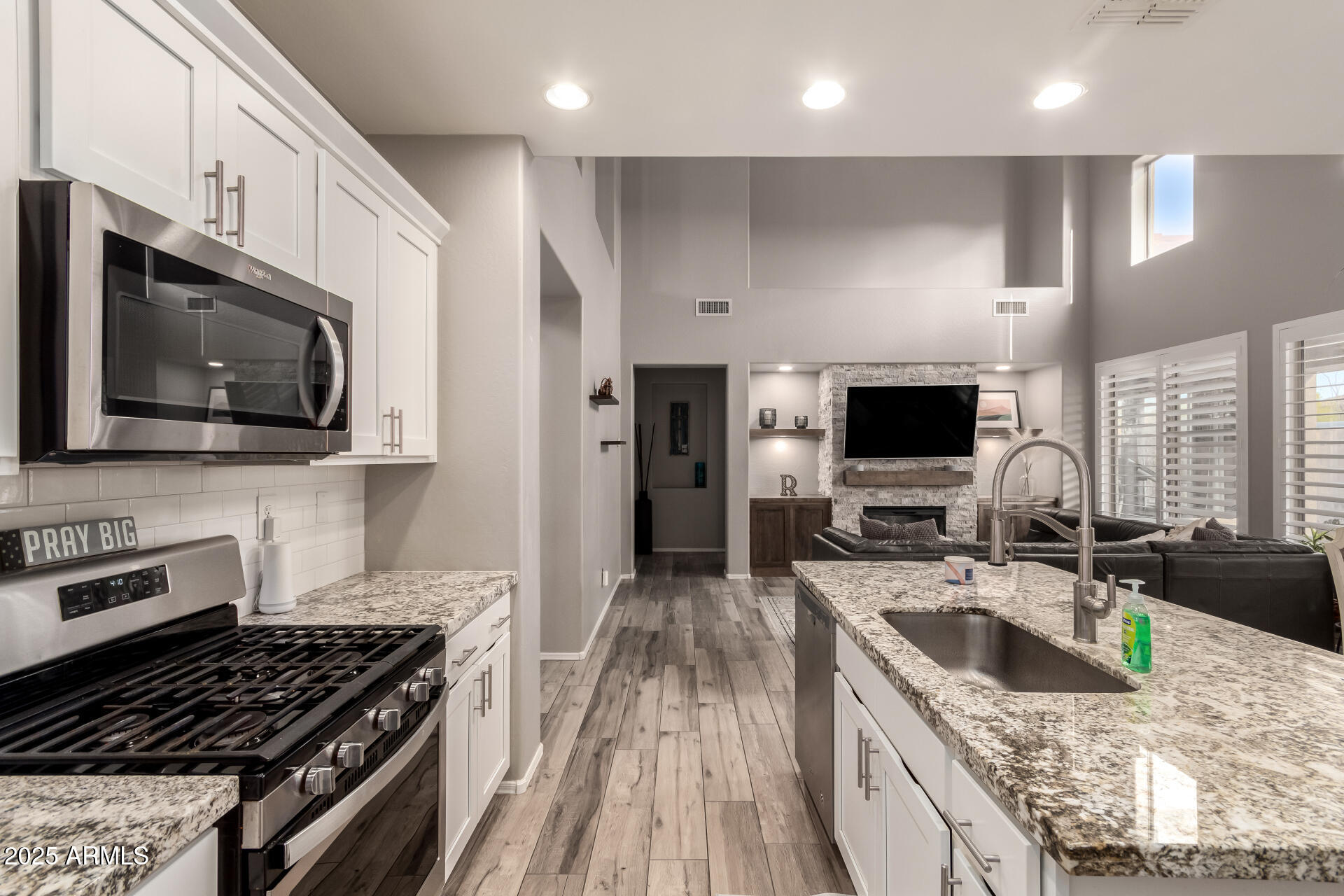 2527 West Kit Carson Trail Anthem, AZ 85086 - Photo 15 of 49 Gas Range