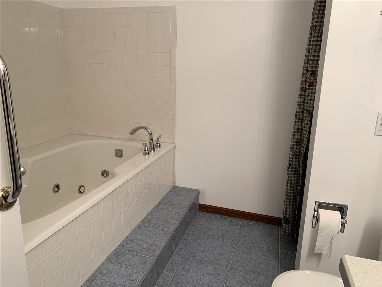705 Holly Road Cadillac, MI 49601 - Photo 20 of 30 1868883-19.JPG