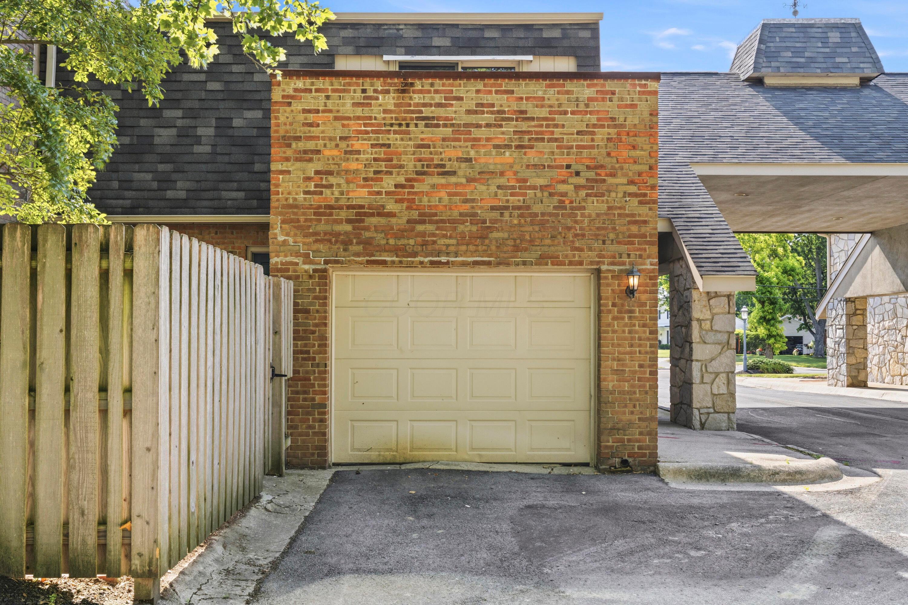 3600 Reed Road, Unit 4 Upper Arlington, OH 43220 - Photo 38 of 42 1 Car Garage
