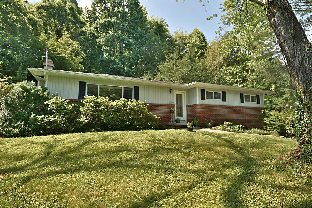 102 Middlebury Road Oak Ridge, TN 37830 - Photo 1 of 27 DSC_1525