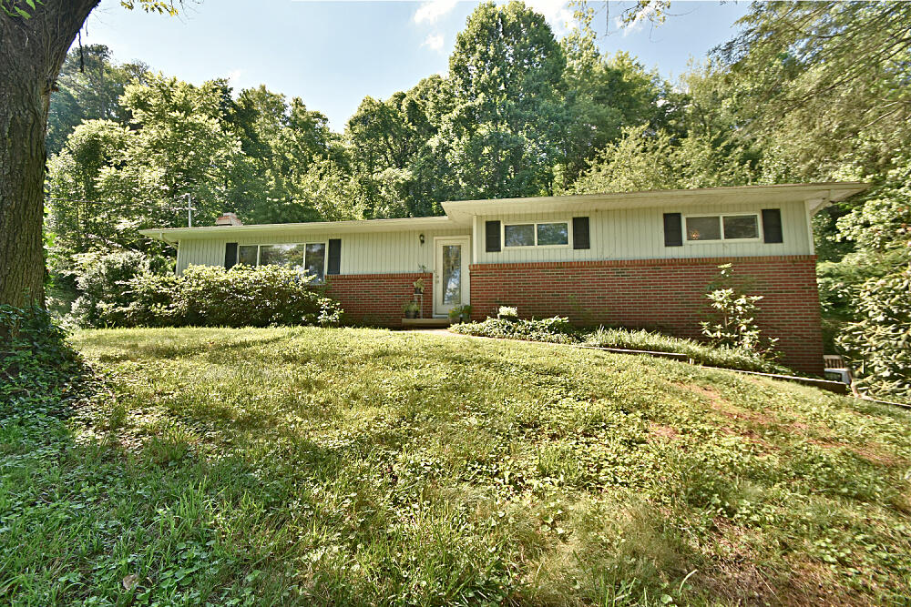 102 Middlebury Road Oak Ridge, TN 37830 - Photo 2 of 27 DSC_1529