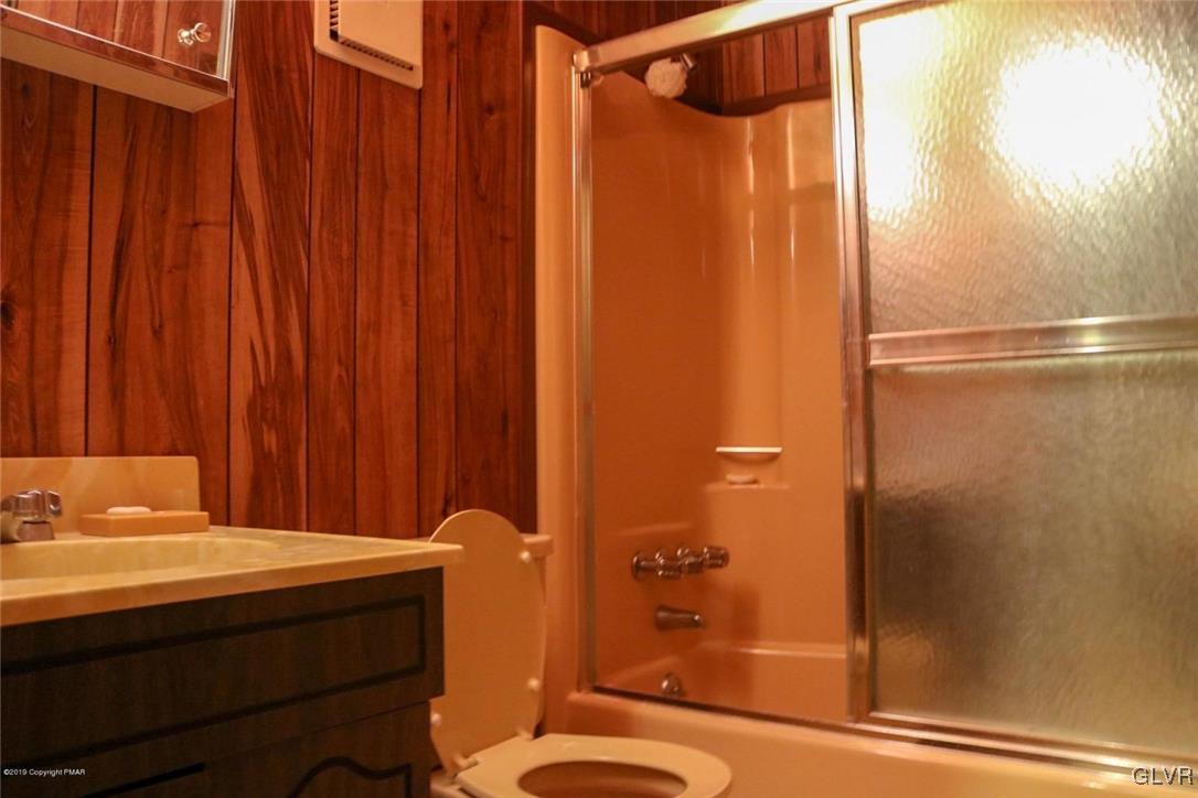 228 Regent Street Bushkill, PA 18324 - Photo 13 of 16