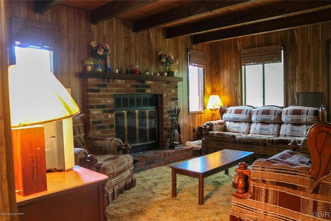 228 Regent Street Bushkill, PA 18324 - Photo 3 of 16