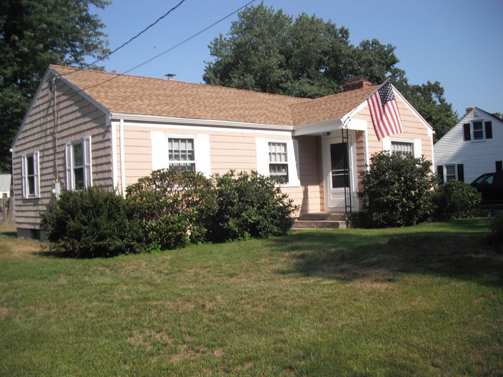854 Grayson Drive Springfield, MA 01119 - Photo 2 of 22