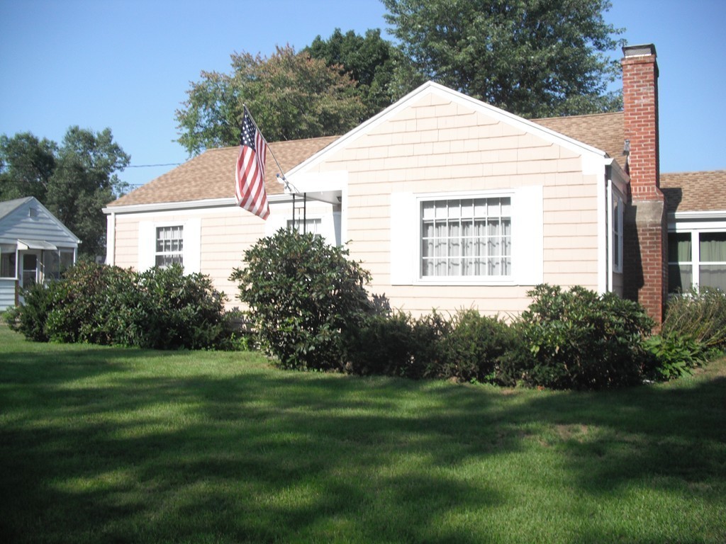 854 Grayson Drive Springfield, MA 01119 - Photo 4 of 22