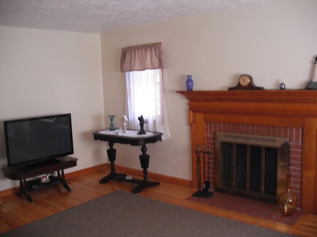 854 Grayson Drive Springfield, MA 01119 - Photo 7 of 22