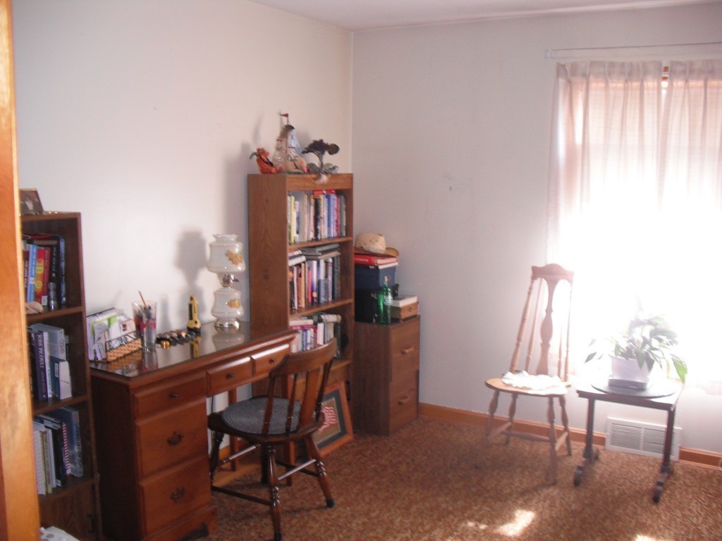 854 Grayson Drive Springfield, MA 01119 - Photo 9 of 22
