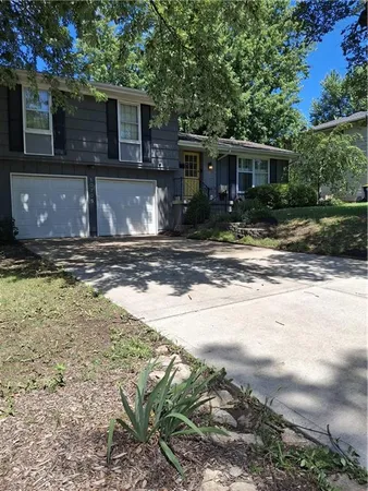 $250,000 | 10705 Walrond Avenue, Kansas City, MO 64137