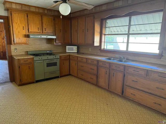 $89,000 | 58425 Canal Street, Plaquemine, LA 70764