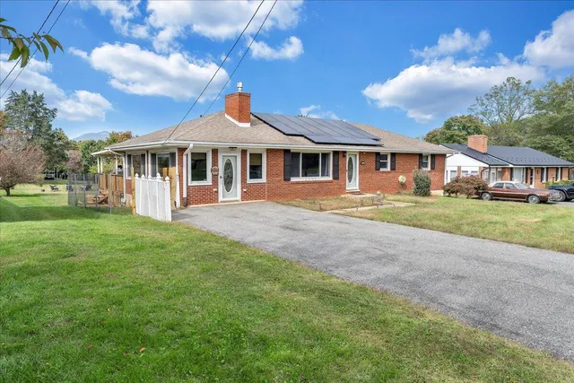 $299,900 | 1102 Maiden Lane, Bedford, VA 24523