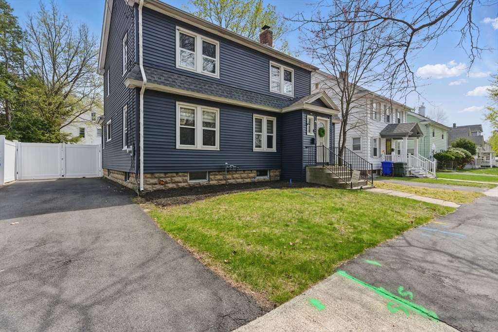 27 Newhall Street Springfield, MA 01109 - Photo 1 of 27 Gallery Image 1