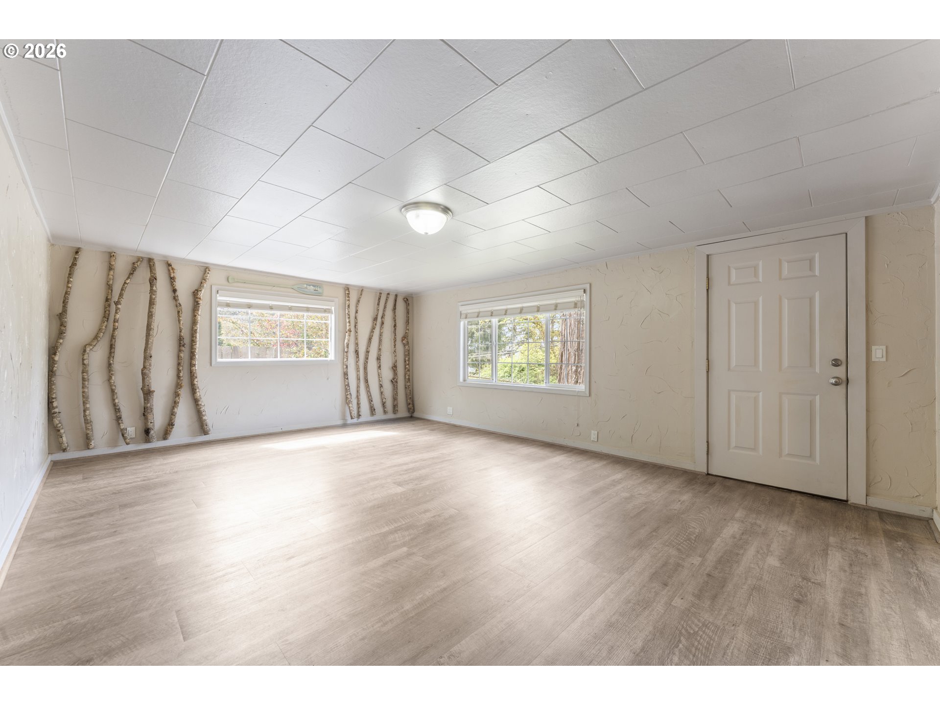 65851 North Bay Road North Bend, OR 97459 - Photo 13 of 26 Living Room