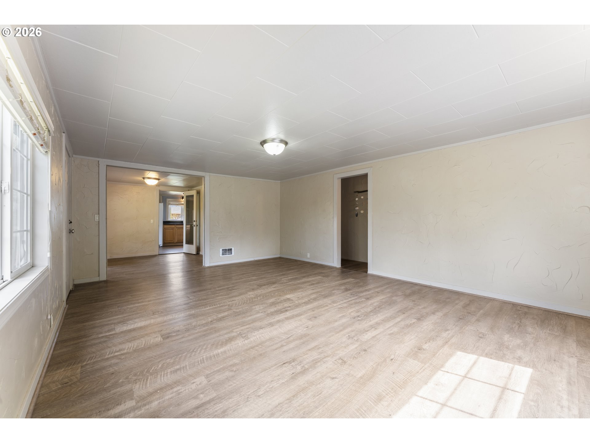 65851 North Bay Road North Bend, OR 97459 - Photo 14 of 26 Living Room