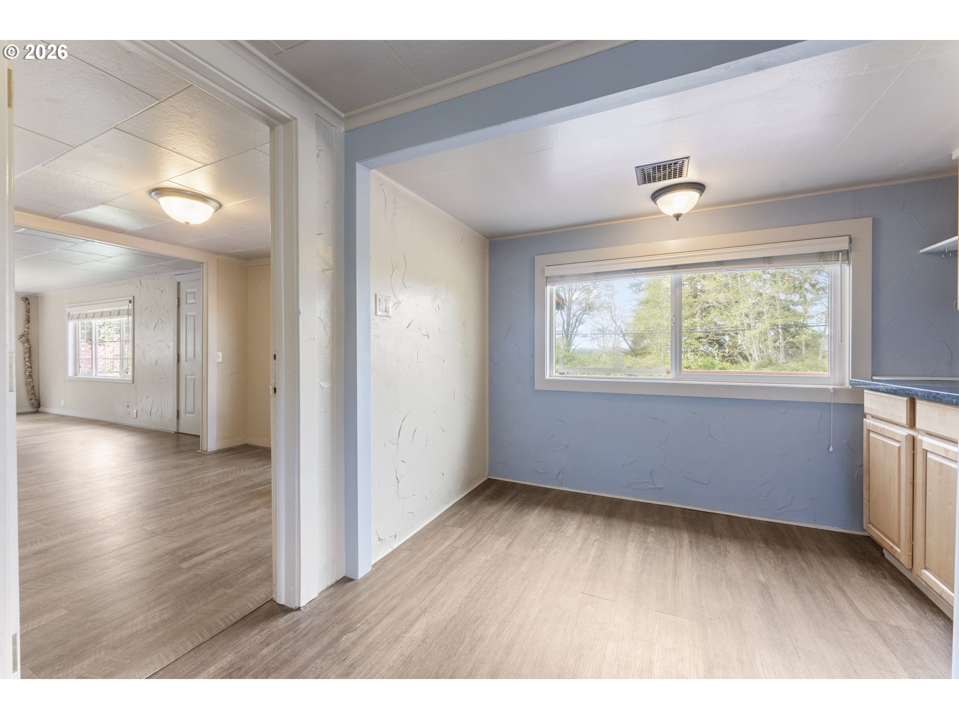 65851 North Bay Road North Bend, OR 97459 - Photo 16 of 26 Breakfast Area