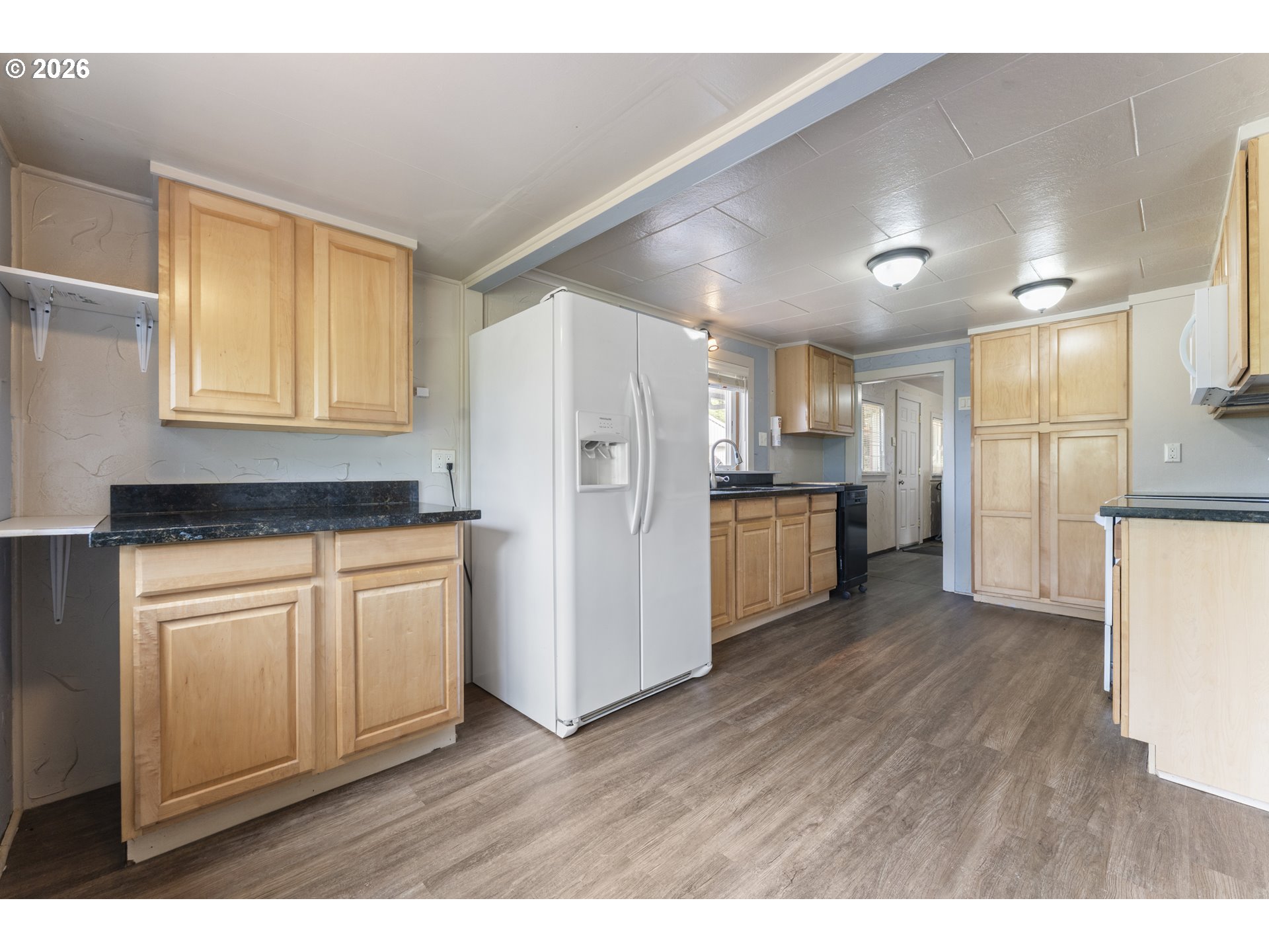 65851 North Bay Road North Bend, OR 97459 - Photo 17 of 26 Kitchen