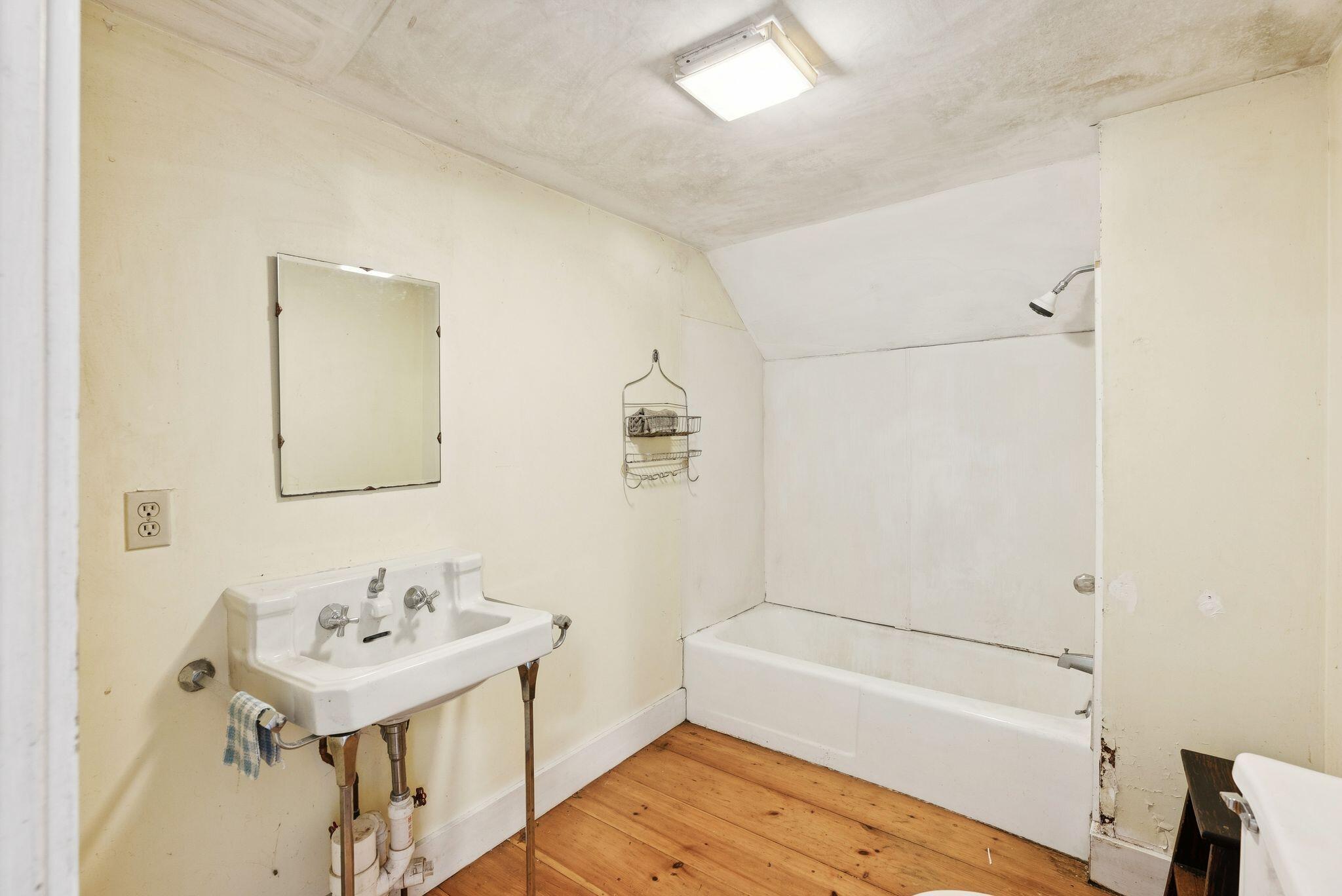 105 Hillside Road Brunswick, ME 04011 - Photo 33 of 46 39_DSC05404