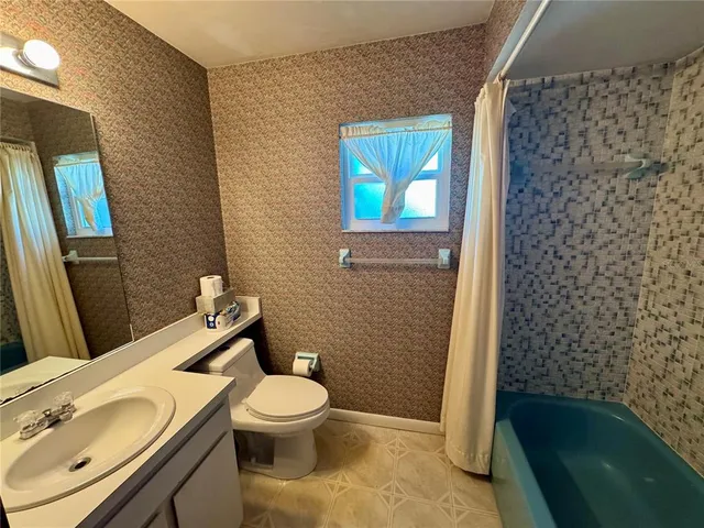 $285,000 | 1221 Southwest 75th Drive, Gainesville, FL 32607