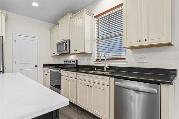 $2,600 | 10733 Planer Picket Drive, Riverview, FL 33569