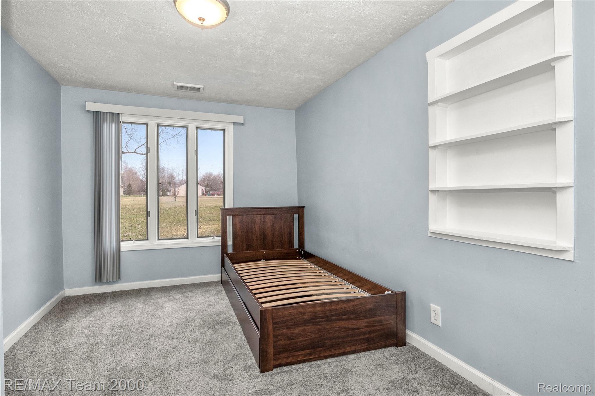 6611 Sheldon Road Belleville, MI 48111 - Photo 23 of 44 23.jpg
