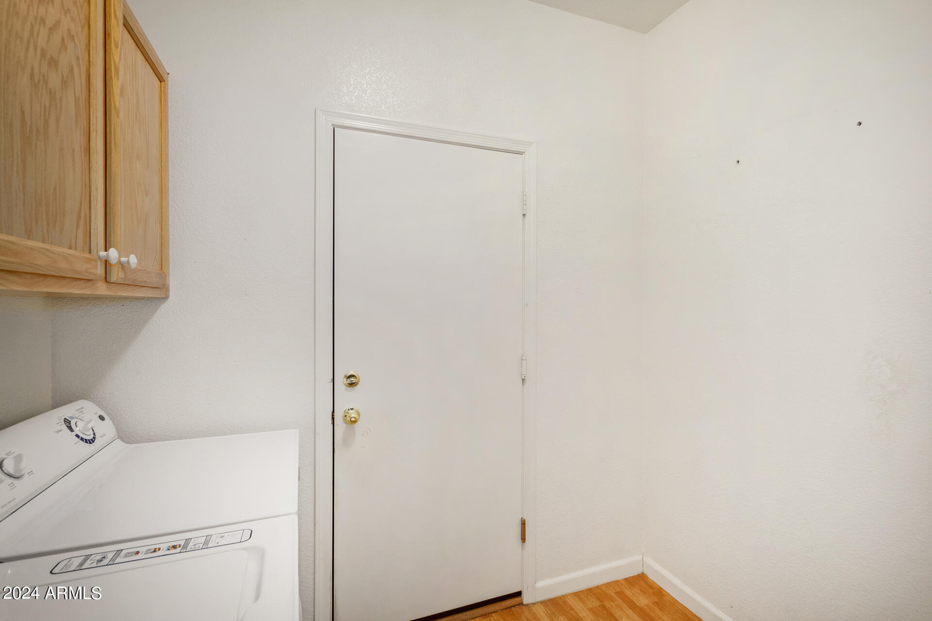 125 East Smoke Tree Road Gilbert, AZ 85296 - Photo 26 of 33 laundry