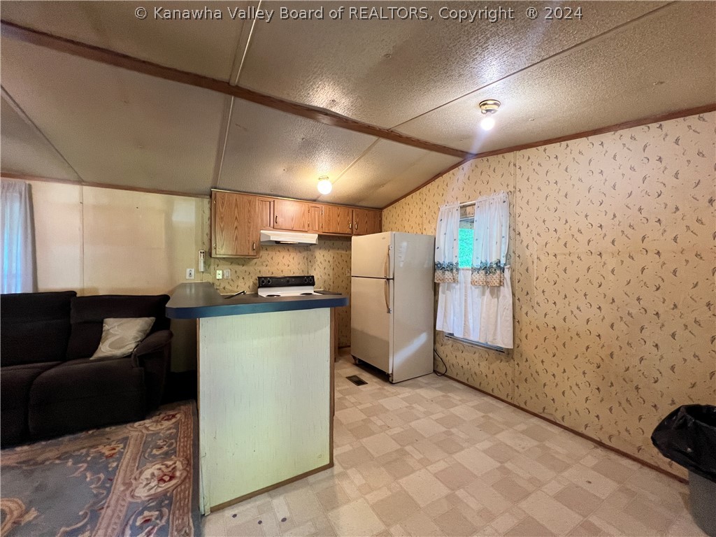 618 Rambling Hills Road Elkview, WV 25071 - Photo 11 of 17 Gallery Image 11