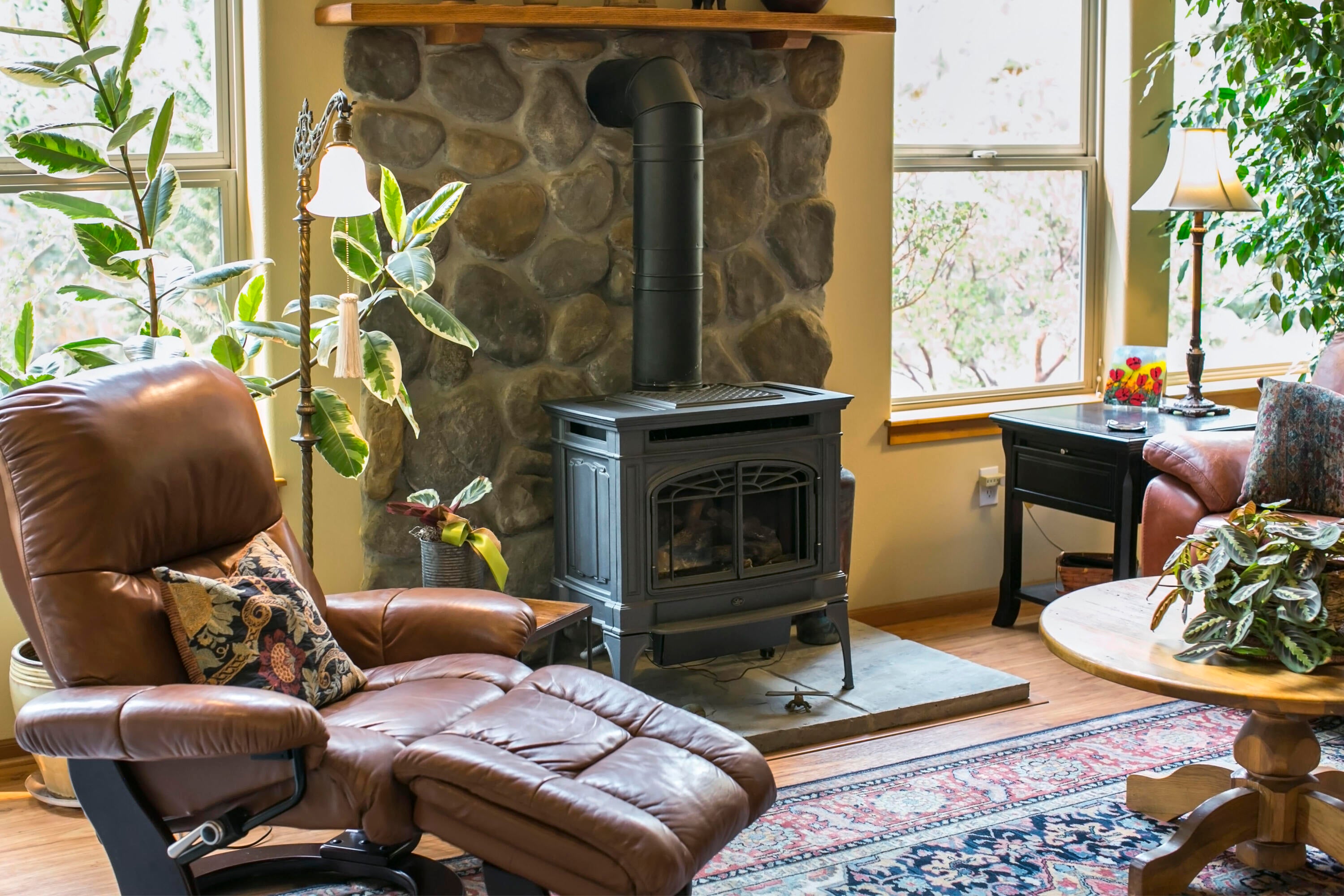 19537 East Campbell Road Bend, OR 97702 - Photo 9 of 29 9-Gas Fireplace