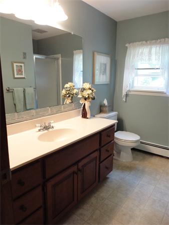 2 Sherwood Road Auburn, MA 01501 - Photo 20 of 30 Gallery Image 20