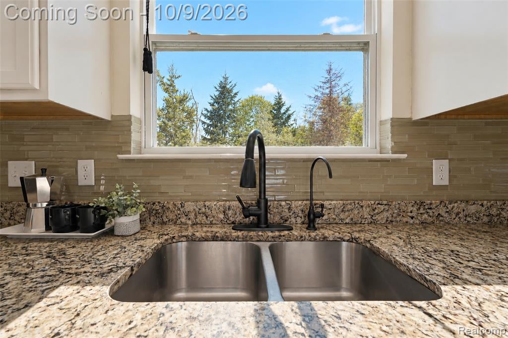 27363 Victoria Road Novi, MI 48374 - Photo 18 of 67 Gallery Image 18