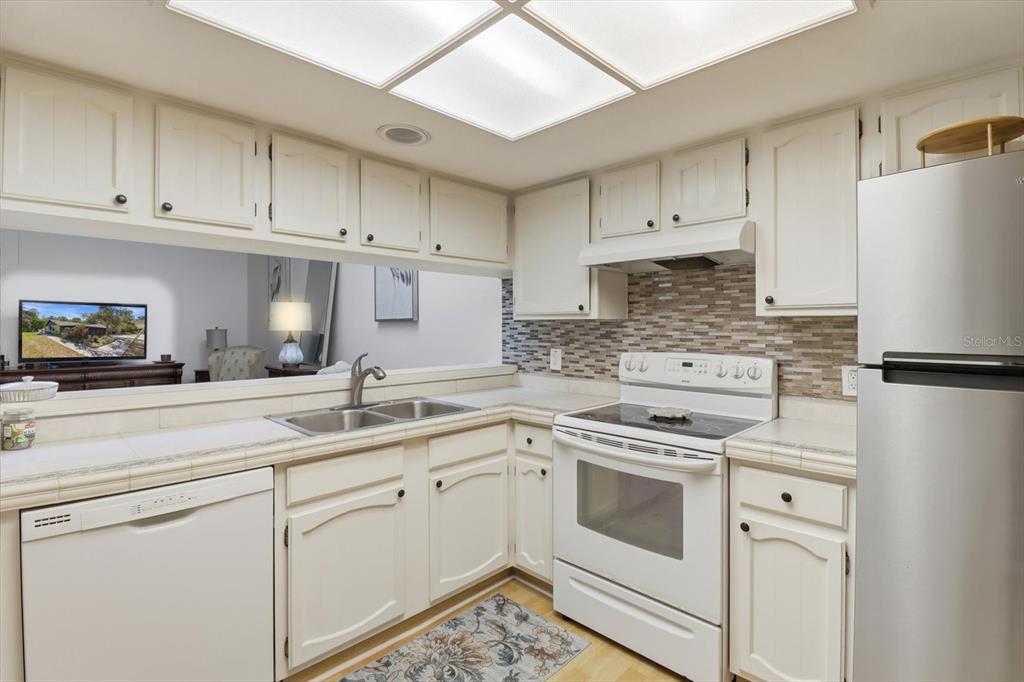 8326 West Earl Loop Homosassa, FL 34446 - Photo 12 of 39