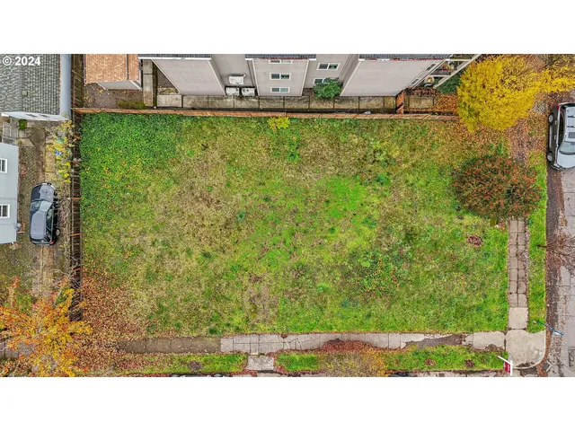 a picture of a park with an outdoor space