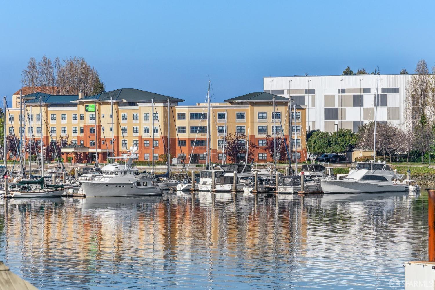 7 Embarcadero West, Unit 111 Oakland, CA 94607 - Photo 2 of 49