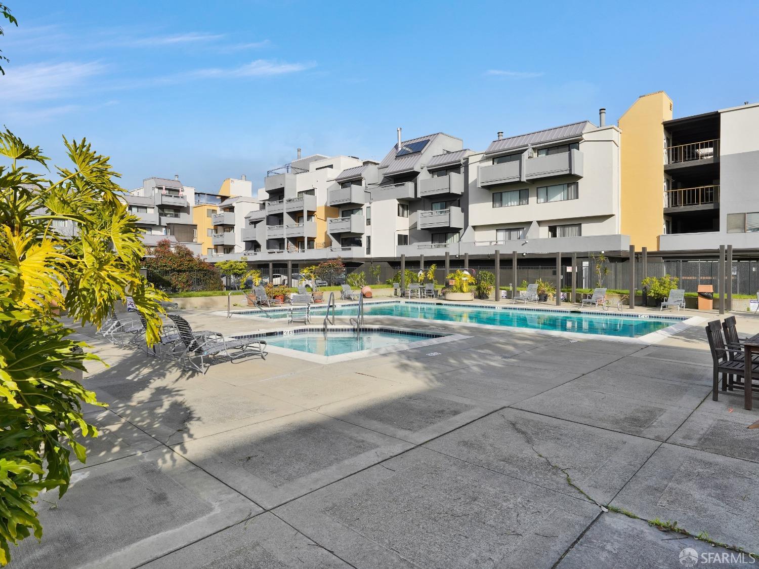 7 Embarcadero West, Unit 111 Oakland, CA 94607 - Photo 26 of 49