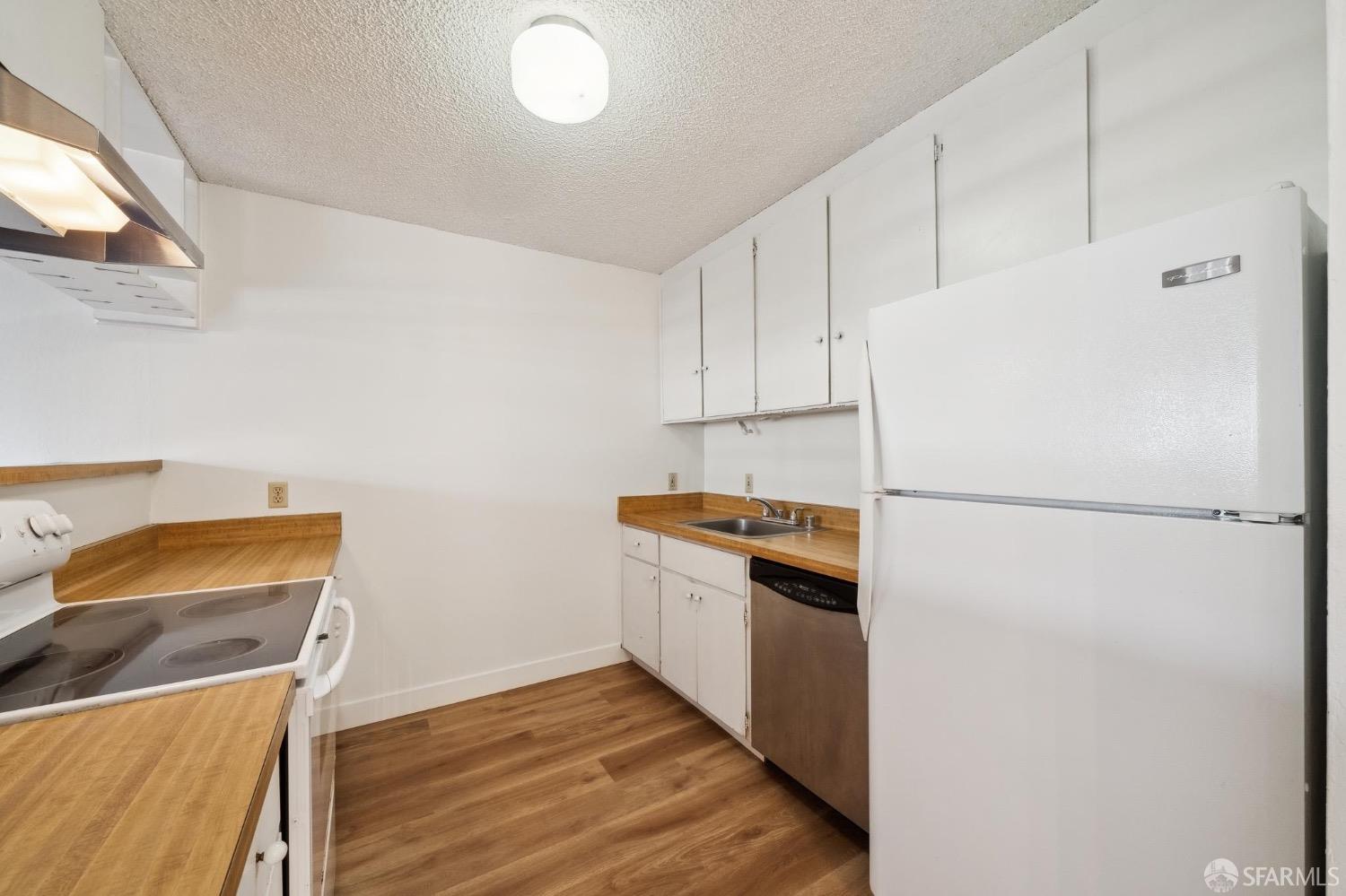 7 Embarcadero West, Unit 111 Oakland, CA 94607 - Photo 38 of 49