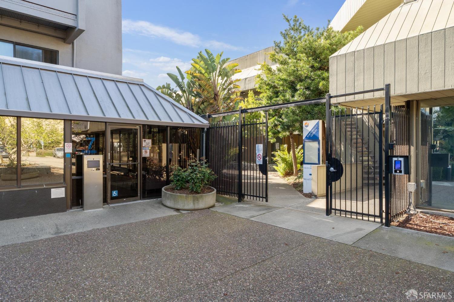 7 Embarcadero West, Unit 111 Oakland, CA 94607 - Photo 6 of 49