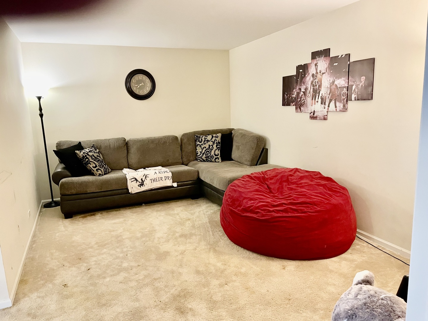 2018 Shermer Road, Unit 2018 Glenview, IL 60026 - Photo 25 of 39 a living room with furniture and a couch