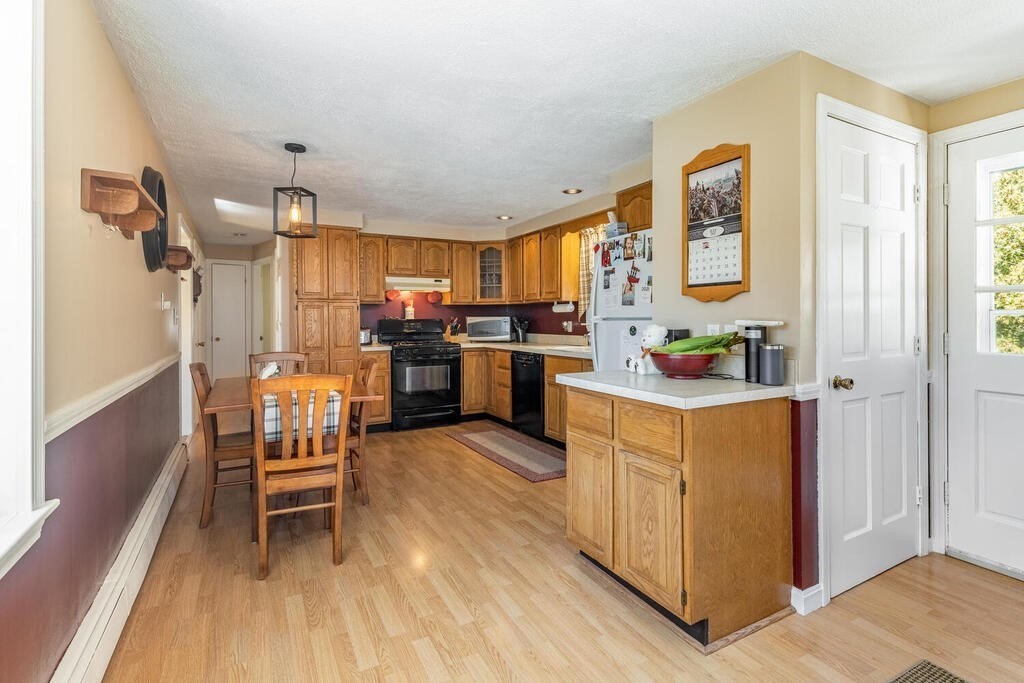 21 Community Road Billerica, MA 01821 - Photo 8 of 30