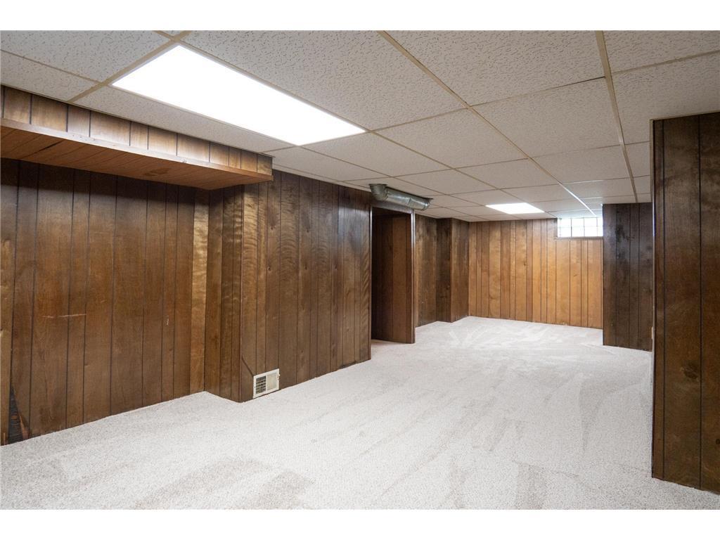 3708 Xenia Avenue North Crystal, MN 55422 - Photo 18 of 20