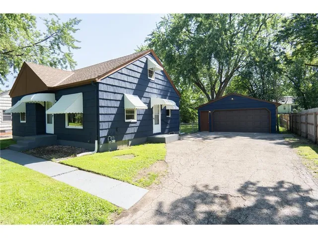 $2,400 | 3708 Xenia Avenue North, Crystal, MN 55422