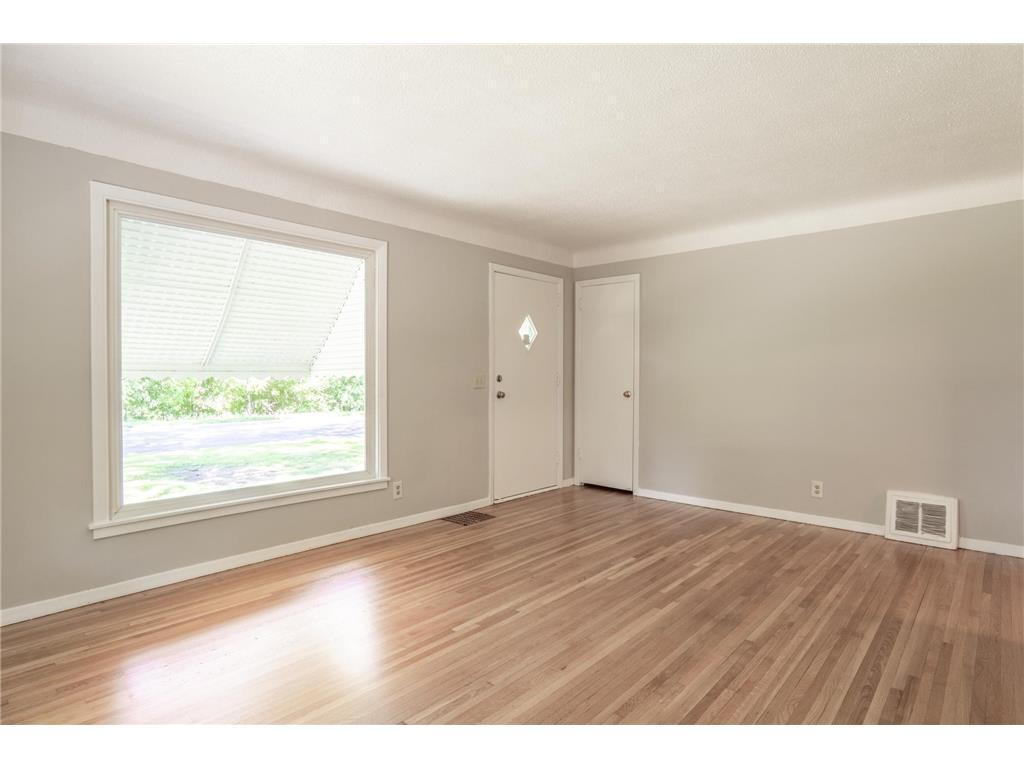 3708 Xenia Avenue North Crystal, MN 55422 - Photo 3 of 20