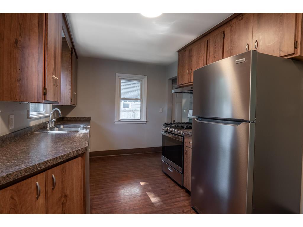 3708 Xenia Avenue North Crystal, MN 55422 - Photo 5 of 20